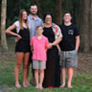 Meet your Posher, Courtney